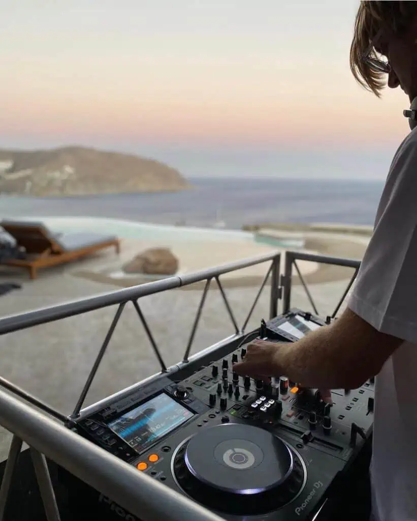 rent a dj set